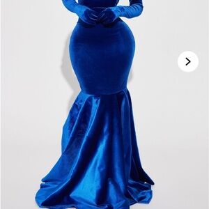 Elegant Blue Velvet Evening Gown